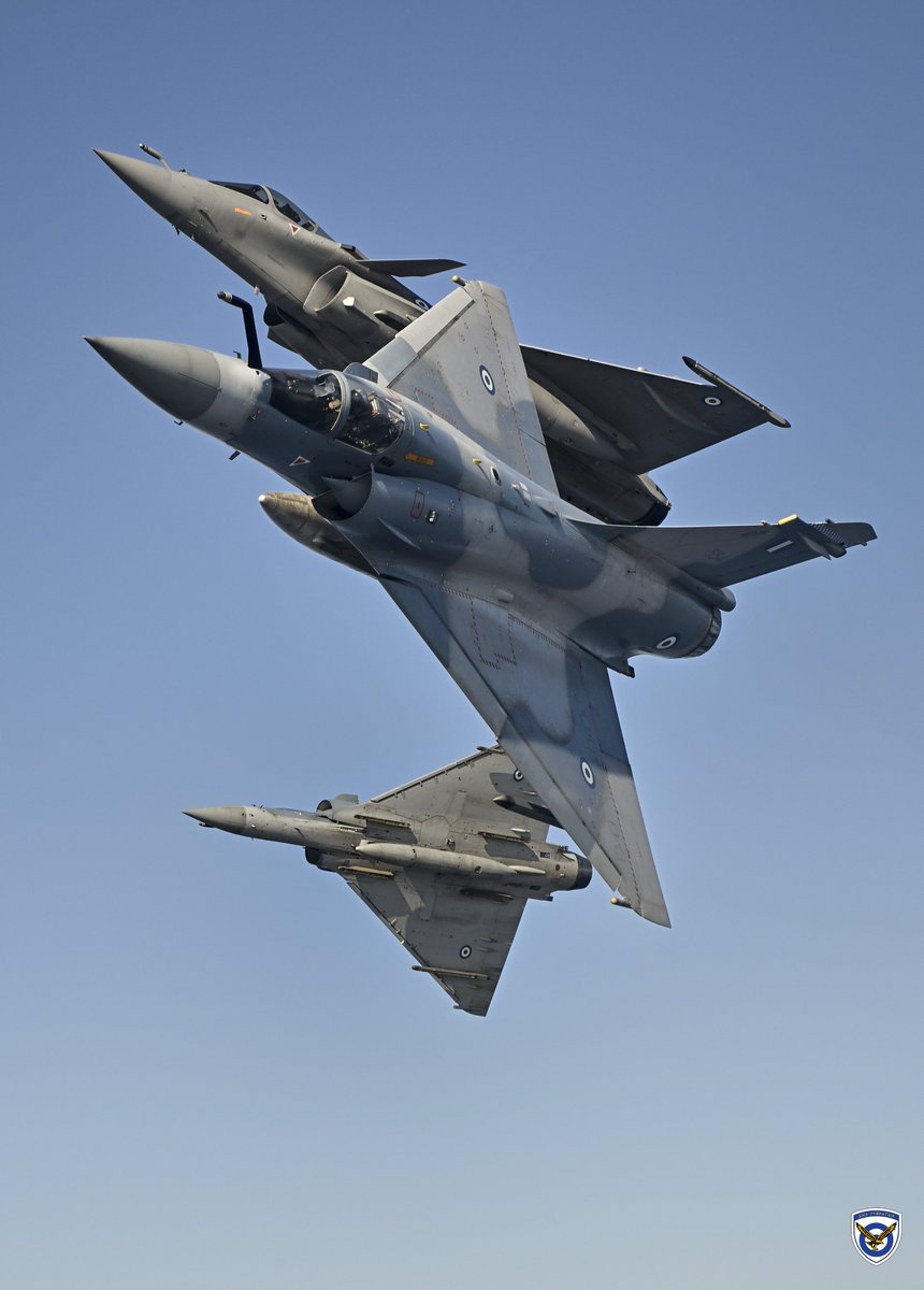 ContactIdbam4's tweet photo. Εικόνα της εβδομάδας. Μαχητικά Mirage 2000-5 και Rafale της ΠΑ. Πηγή: @HAFspokesperson https://t.co/RKic4nwTwJ