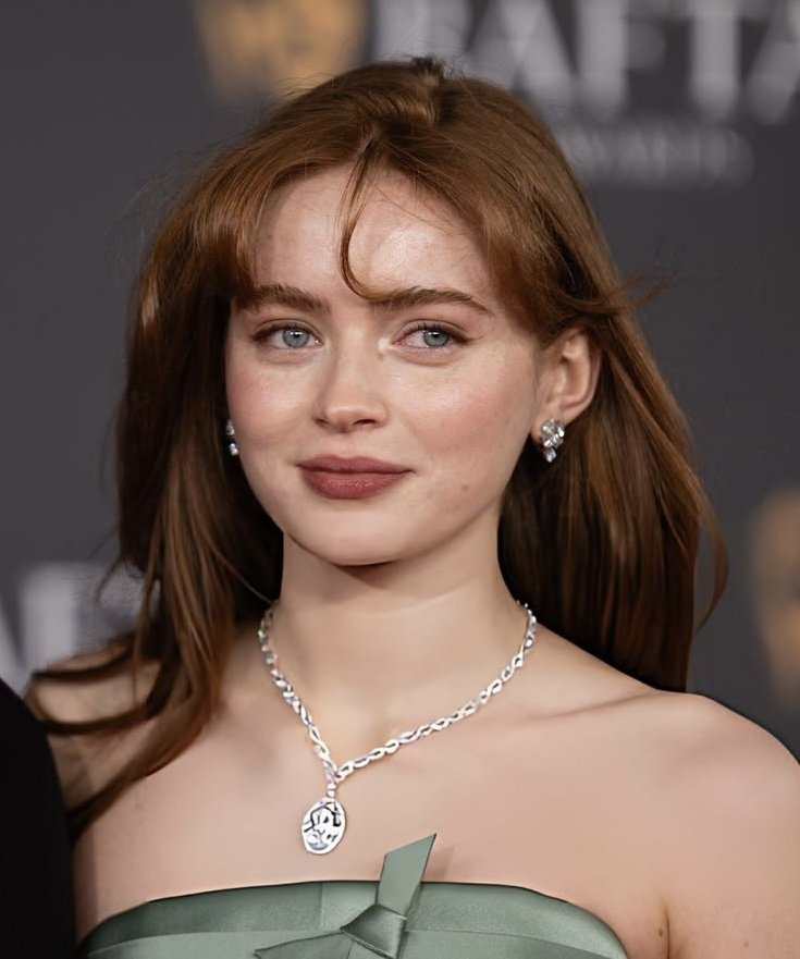 MCUFilmNews's tweet photo. Sadie Sink teases who she's playing in ‘SPIDER-MAN: BRAND NEW DAY’

“I can confirm I am not Spider-Man. I can confirm I am not Aunt May. I can definitely confirm that I am in this movie ... You’ll have to find out in the theater [who I’m playing].” https://t.co/8b81YmApQV