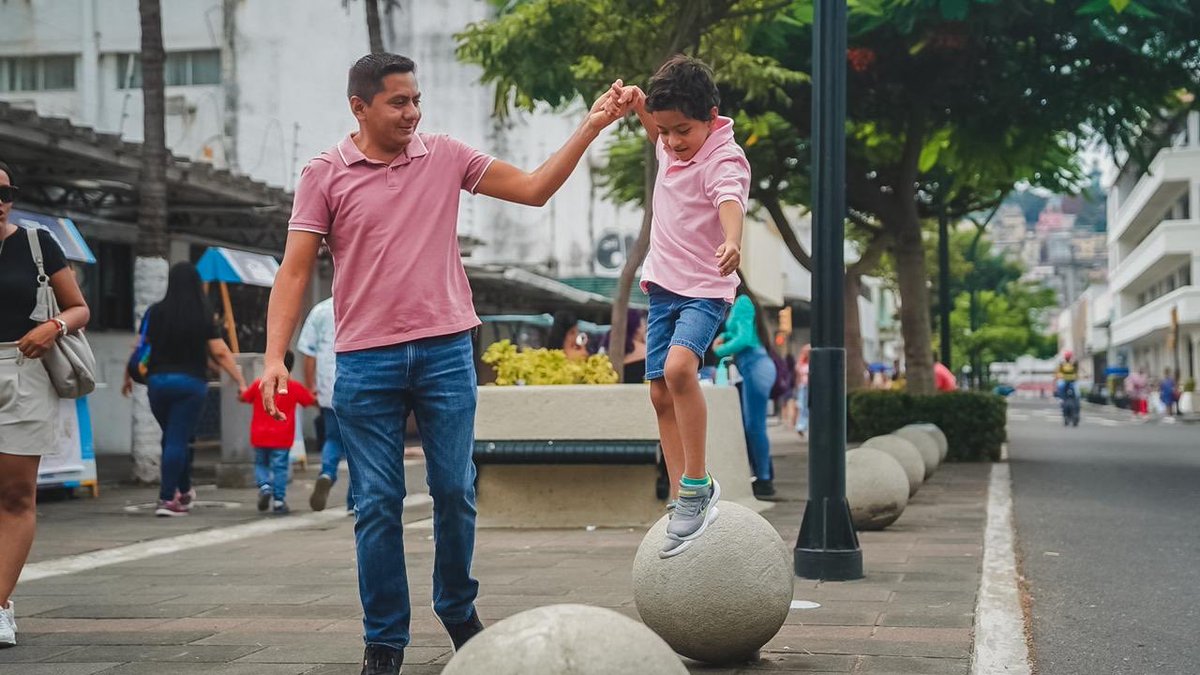 DASEAlcaldiaGye's tweet photo. Un plan para desconectarse de la rutina, compartir en familia y redescubrir la ciudad desde sus calles. 🙌

#AsíSeHaceGuayaquil #CiudadDeTodos https://t.co/ufNZhiwvCs