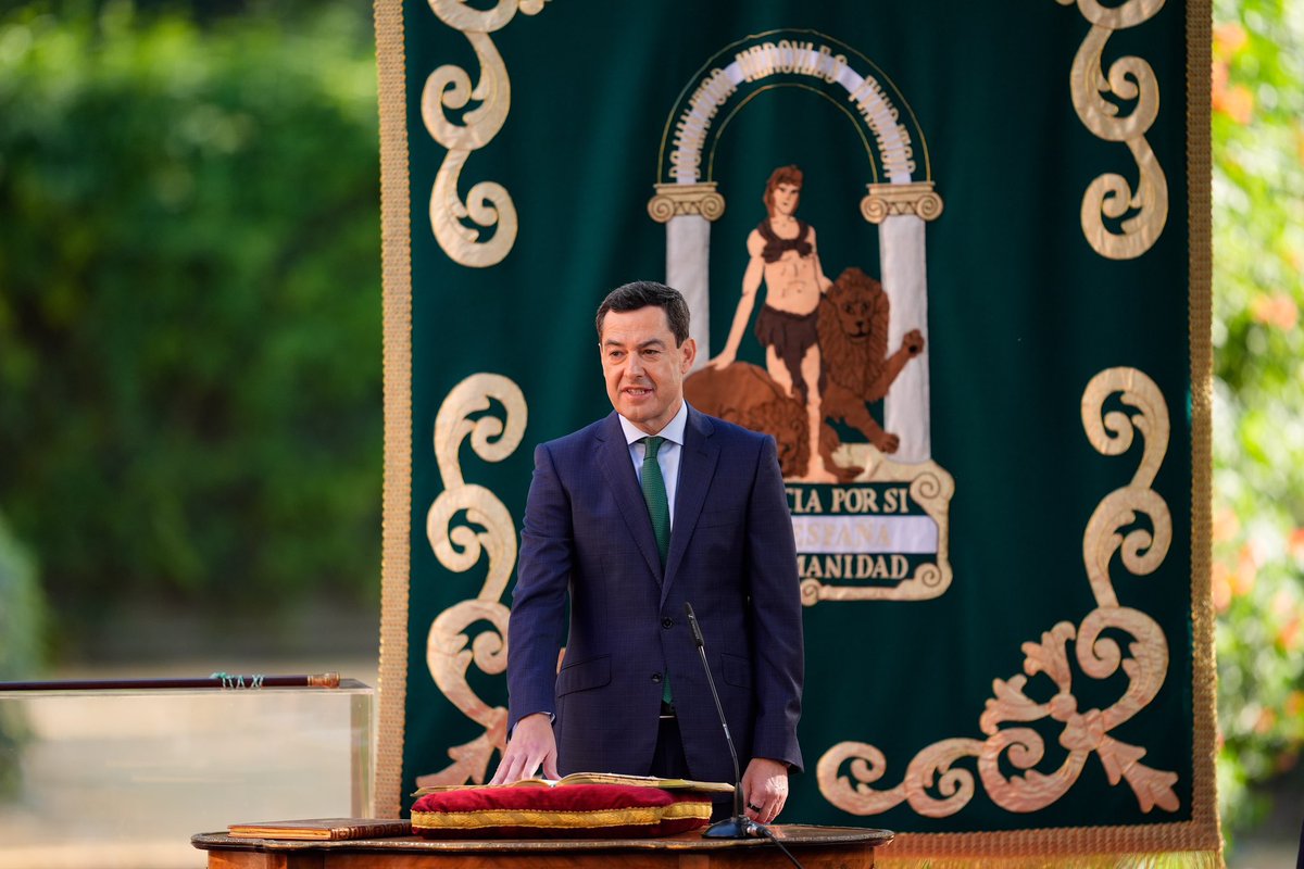 LFusterM's tweet photo. Con @JuanMa_Moreno como Presidente Andalucía seguirá avanzando hacia un Futuro mejor. 

Enhorabuena Presidente. https://t.co/PEefUMbM6v