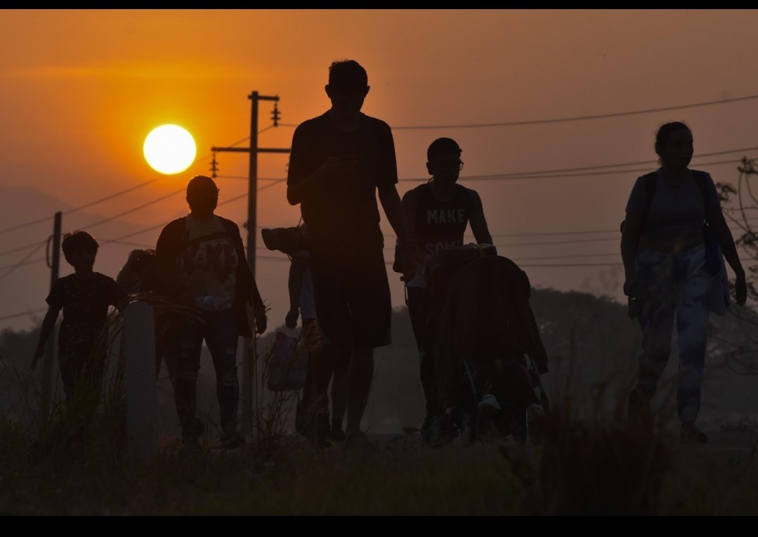 NaijaSphereNG's tweet photo. Migration in Africa isn’t just about leaving… it’s about chasing hope, safety, and a future that feels possible. 🌍
#AfricanMigration #HumanStories #MigrationCrisis #VoicesOfAfrica #HopeAndSurvival https://t.co/jOOnSZanGS