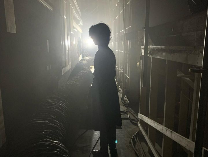 archangel_luke's tweet photo. Aww he copied elliot's bts pic from his last day on set 😭 bros https://t.co/Shz64TaERS