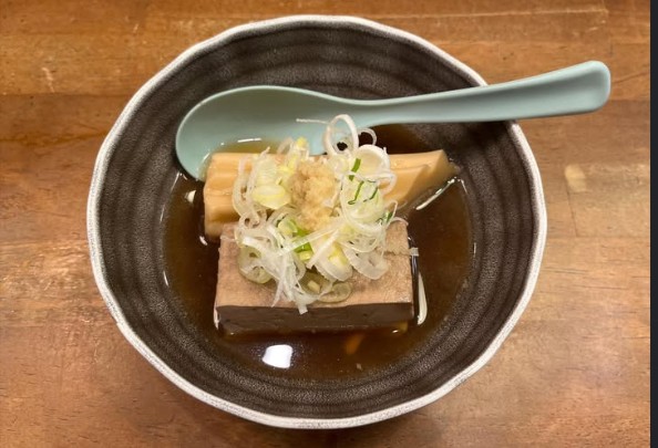 MAsUDA0611's tweet photo. おでん(とうふ、ちくわぶ)を食べました! ほくほくと嬉しさが湧き出てきて ほのぼのと心があたたかくなって... おいしかった☆☆
#BeautifulShape #出会ってくれてありがとう
#夏のおでんもいいよね https://t.co/TaylCC9roF