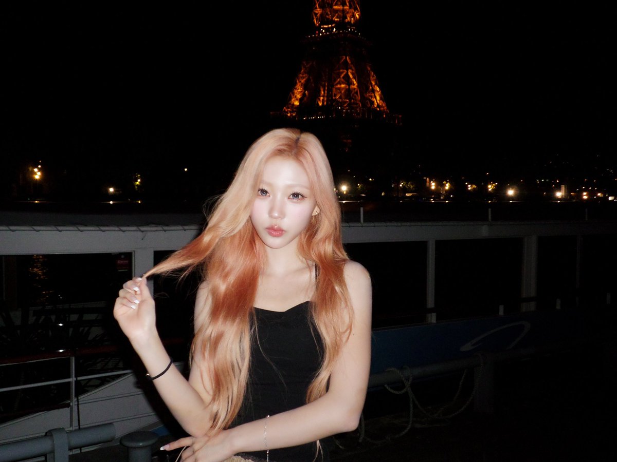 stellaspic's tweet photo. stella is so pretty https://t.co/qRCw1ufJ8z
