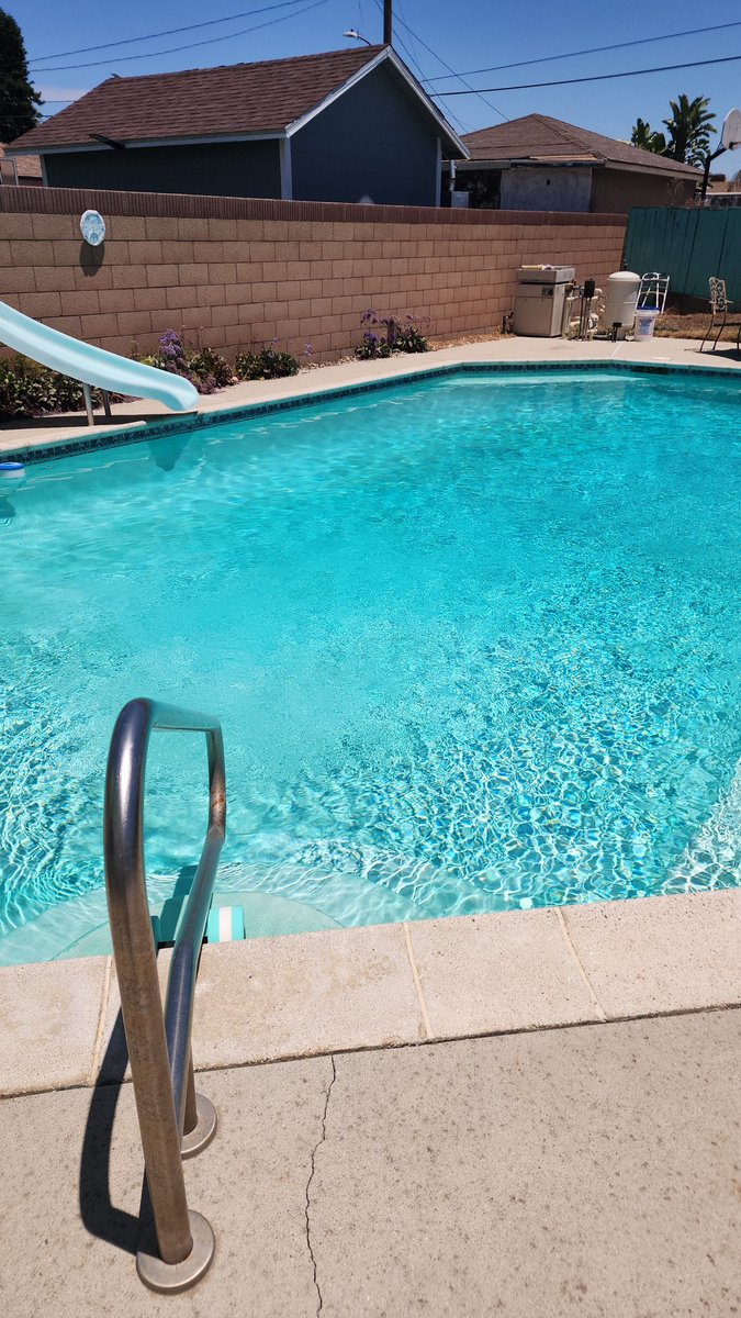 0xJiuJitsuJerry's tweet photo. Rest and relaxation
#SundayFunday #Pooltime https://t.co/DrpOJN69fC