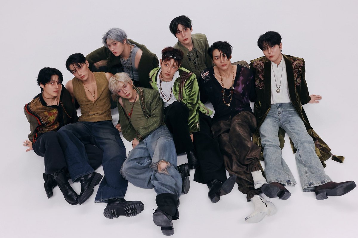 soompi's tweet photo. #ATEEZ Debuts At No. 1 On Billboard 200 + Breaks Record For Most Top 10 Albums Of Any Group This Decade
https://t.co/5xgvzYBvQt https://t.co/MSpt36eTZc