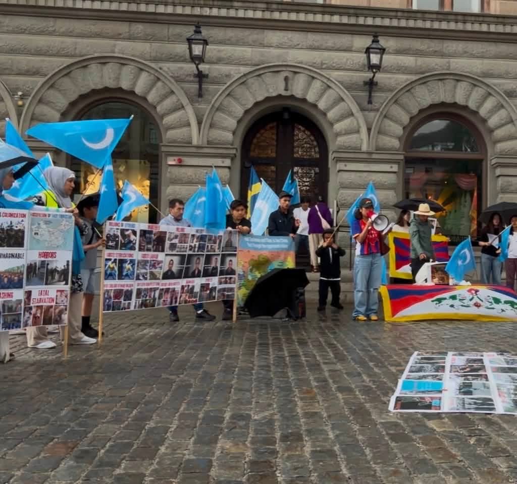 SUyghurCommitte's tweet photo. Today we gathered in remembrance of the July 5, 2009 Ürümqi Massacre, honoring the lives lost and standing in solidarity for truth, justice, recognition of the ongoing genocide against Uyghurs and the occupation of East Turkistan, and the call for independence.

Tibetan friends from the Swedish Tibet Committee and V-Tag Sweden joined us in solidarity. As well as commemorating the Tibetan activist Lobga Rangzen, who died after setting himself on fire outside the United Nations Headquarters in New York City as an act of protest.

During our protest we also condemned China’s new “Ethnic Unity” law and highlighted the Chinese Foreign Minister’s visit to Sweden, and other Scandinavian nations.

#uyghur #urumqimassacre #freeuyghur #eastturkistan #tibet