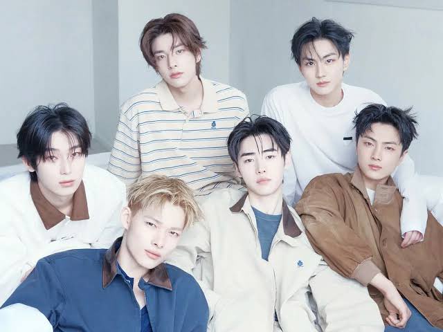 ChartUpdate_'s tweet photo. Biggest Billboard 200 Debuts by K-pop Acts in 2026

BTS - ARIRANG — 641K
ATEEZ - GOLDEN HOUR : Part.5 — 228K (NEW)
ATEEZ - GOLDEN HOUR : Part.4 — 200K
ENHYPEN - THE SIN: VANISH — 122K
CORTIS - GREENGREEN — 87K
TXT - 7TH YEAR: AMOS ITT — 69K
P1Harmony - UNIQUE — 58K
BLACKPINK - DEADLINE — 52K