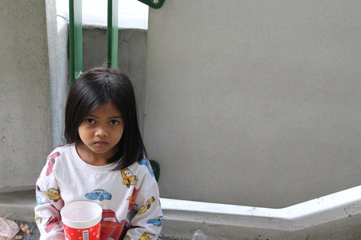 brinky191's tweet photo. BKK...SIAM - Infants in pyjamas sent out to beg on the streets. https://t.co/BkzvbRYMK9