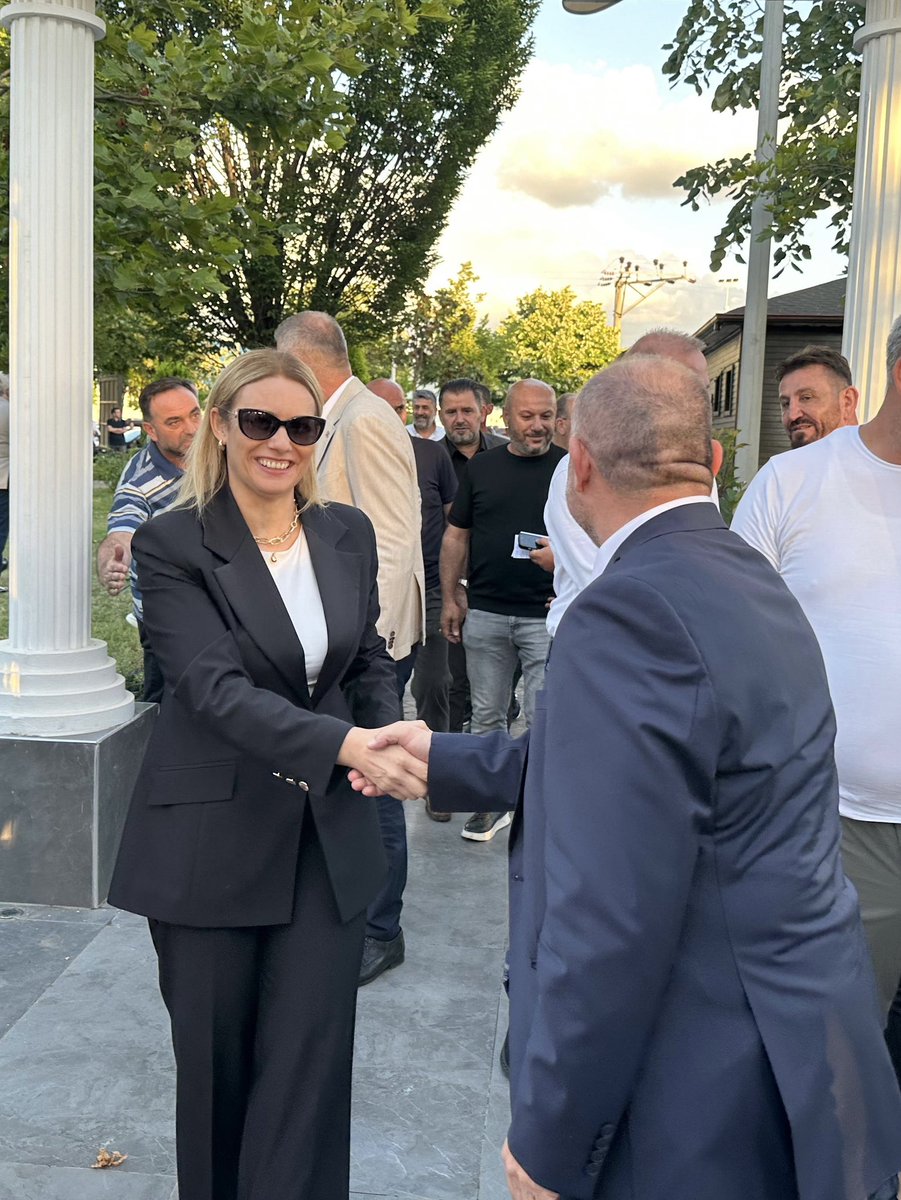 bernaabis's tweet photo. Gölcük Ak Parti ilçe teşkilatımızda birlikte görev yaptığımız Çetin Seymen ve Ayşe Seymen’in kıymetli evlatları Osman Buğra ve Elif’in nikahlarına şahitlik yaptık. 

Genç kardeşlerime ömür boyu mutluluklar, Seymen ve İncekara ailerine hayırlı olsun dileklerimi iletiyorum. https://t.co/wKvAzSTNqO