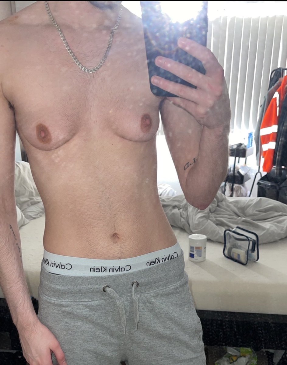 ofjayftm's tweet photo. come over😉 

#transman 
#trans
#preop
#ftm 
#gayuk 
#nsfw https://t.co/uUS26ArASd