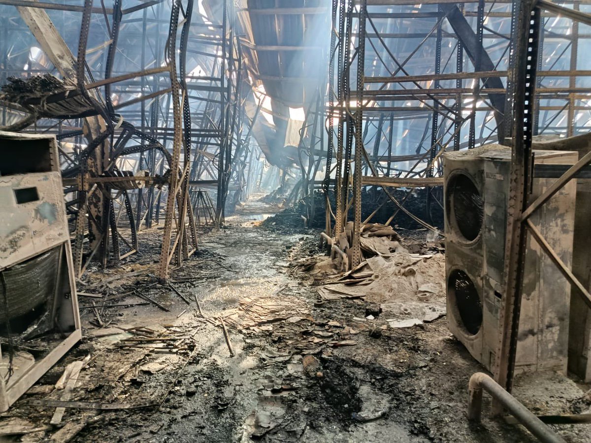 gnfsofficial's tweet photo. 🚒🔥GNFS EXTINGUISHES MELCOM CENTRAL WAREHOUSE FIRE AT FREE ZONE ENCLAVE; NO CASUALTIES RECORDED https://t.co/J1pNoSMuUo