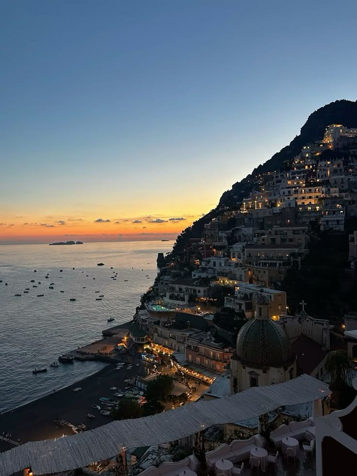 DKoko001's tweet photo. Italian sunset 🌇 https://t.co/ZKssYPUSUX