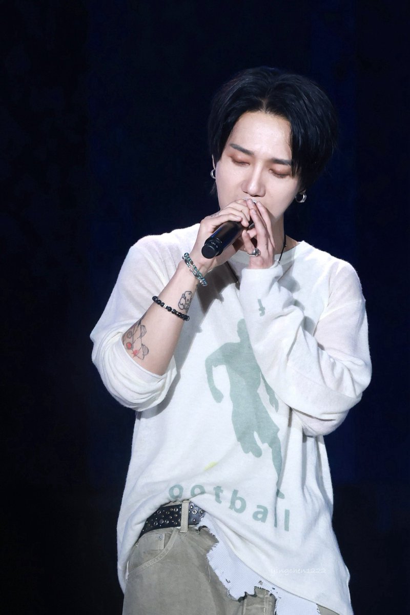 yingchen1222's tweet photo. 𝟮𝟬𝟮𝟲.𝟬𝟳.𝟬𝟱 
𝗞𝗮𝗼𝗵𝘀𝗶𝘂𝗻𝗴 𝗕𝗲𝗲𝗿 𝗥𝗼𝗰𝗸 𝗙𝗲𝘀𝘁𝗶𝘃𝗮𝗹 🍺

Beautiful Night를 함께 보냈어요.
@shfly3424 

#SUPERJUNIOR #슈퍼주니어
#Yesung #예성 #藝聲  #艺声 #イェソン https://t.co/atq6RZizqK