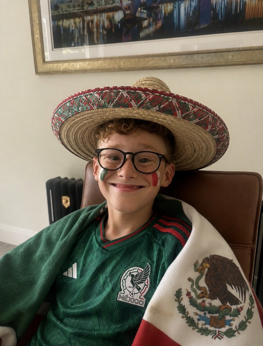 fiachramcg's tweet photo. Before we go to leaba. 

‘Es mejor morir de pie que vivir toda una vida arrodillado.’  

Viva México!  🇲🇽 https://t.co/PjdH2mTFvr