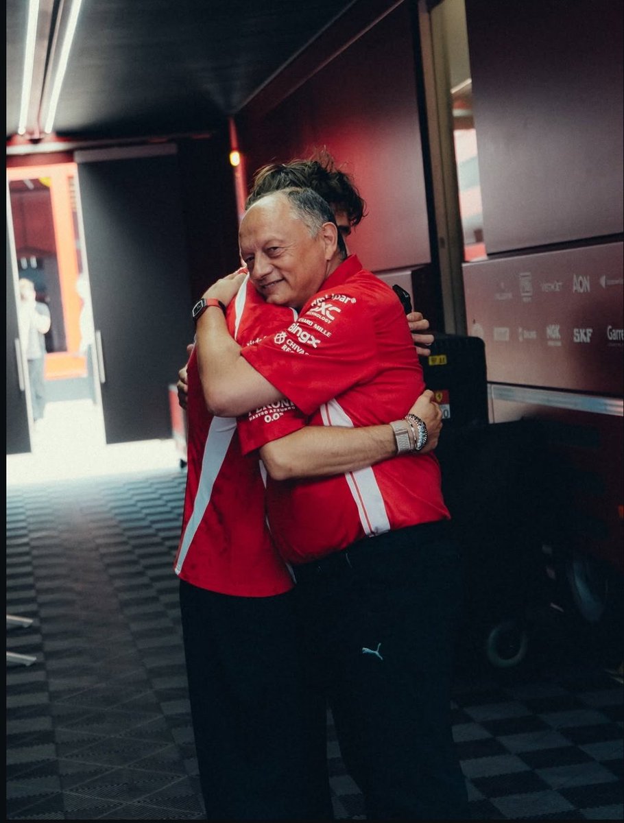 leclercsletters's tweet photo. hugs with lewis &amp; fred on charles' post 🫶🏽 https://t.co/faFKrmc55f