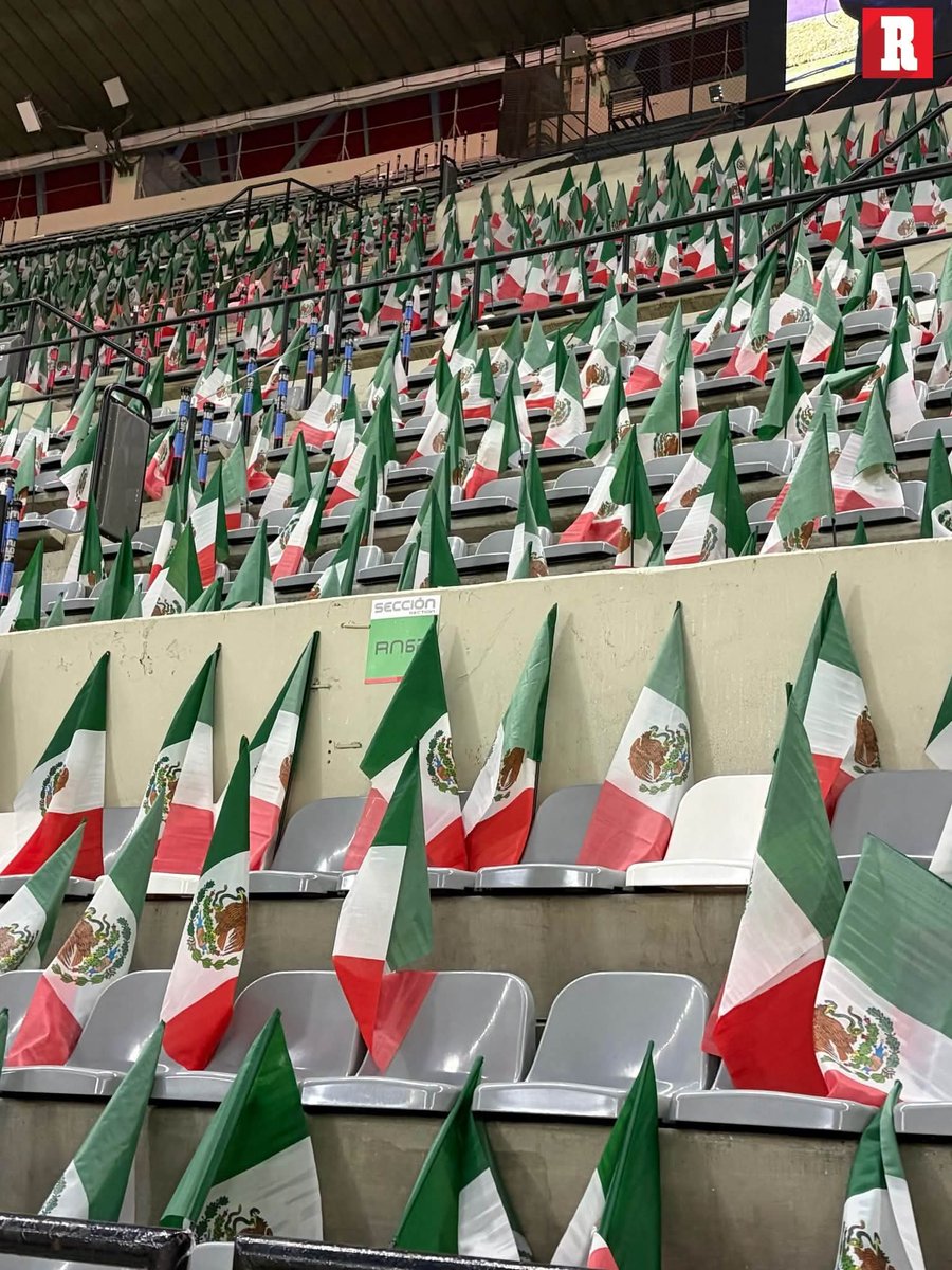 lxbtsxpjh_'s tweet photo. El fan project para el día de hoy en el partido de México https://t.co/sZBW8oZt82
