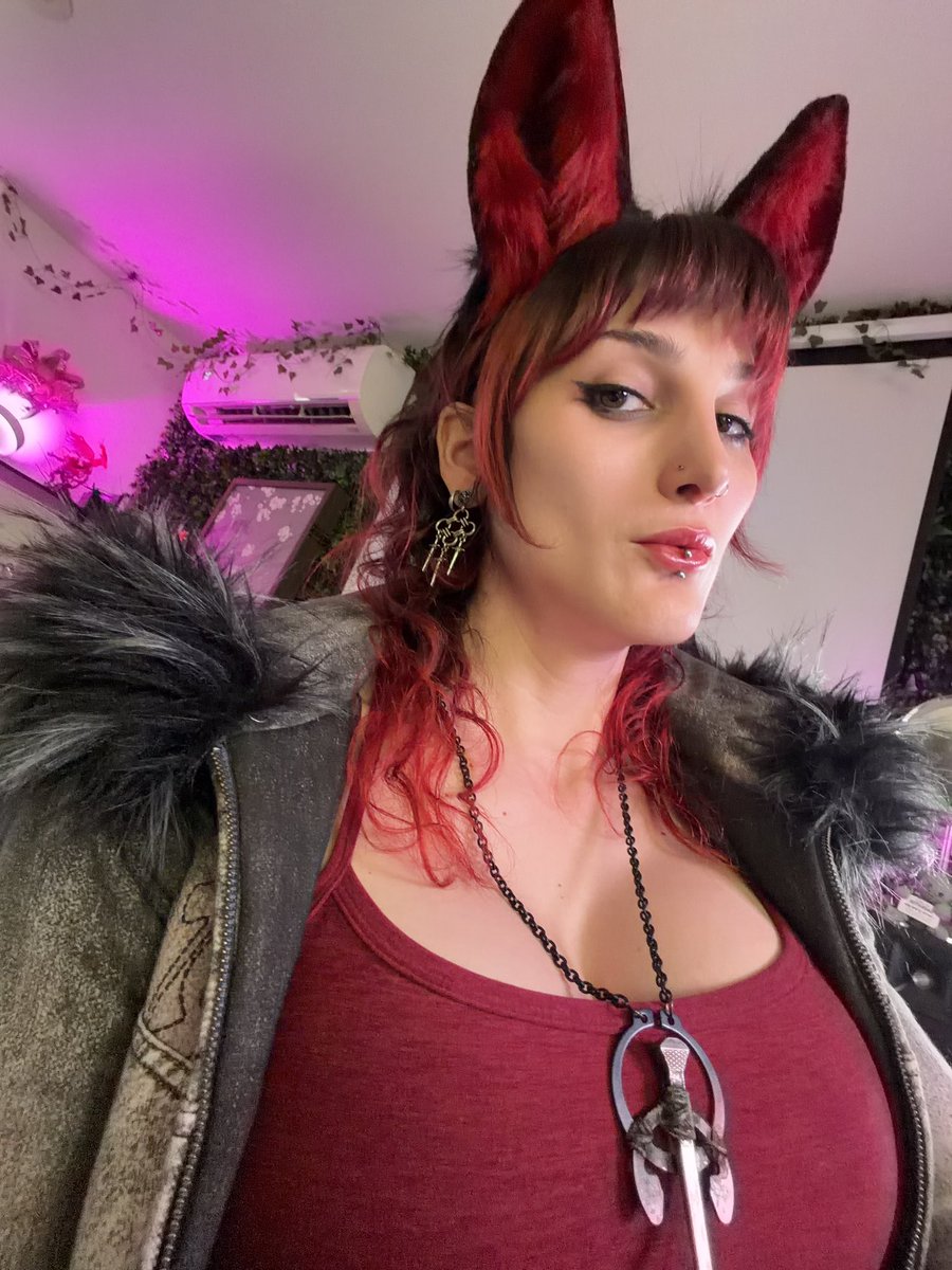 KindaSortaMaebe's tweet photo. That's a wrap! Bye anthrocon, that was a really cool first experience in that community 🥰 https://t.co/FxsusNg94Z