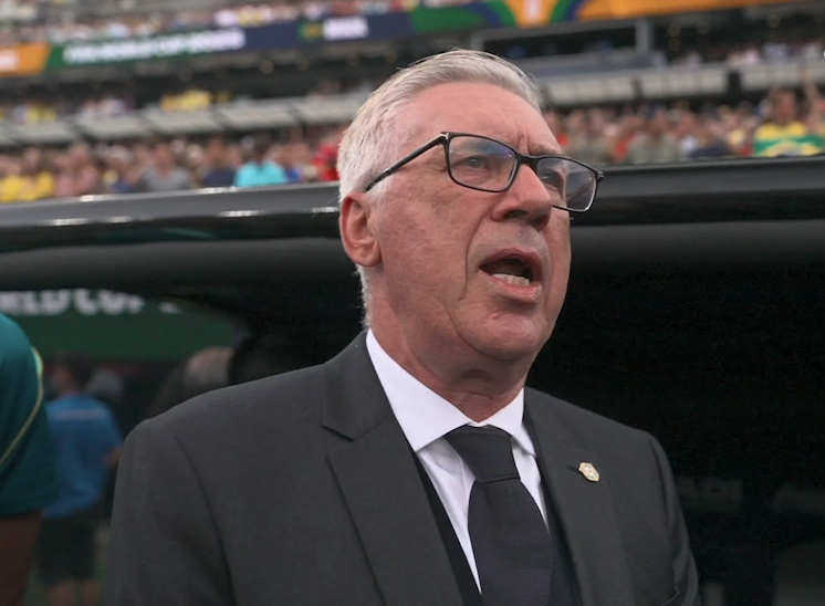 TouchlineX's tweet photo. 📸 - Carlo Ancelotti literally knows the Brazilian National anthem WORD FOR WORD! 

RESPECT! 🇧🇷 https://t.co/qCRt63raaJ