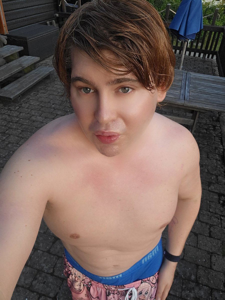 IanDurge's tweet photo. KvällsVibb Kvällspööjk Flexen 
Lite så Typ 🩷🩷
#mlm https://t.co/oBpNrb0yJf