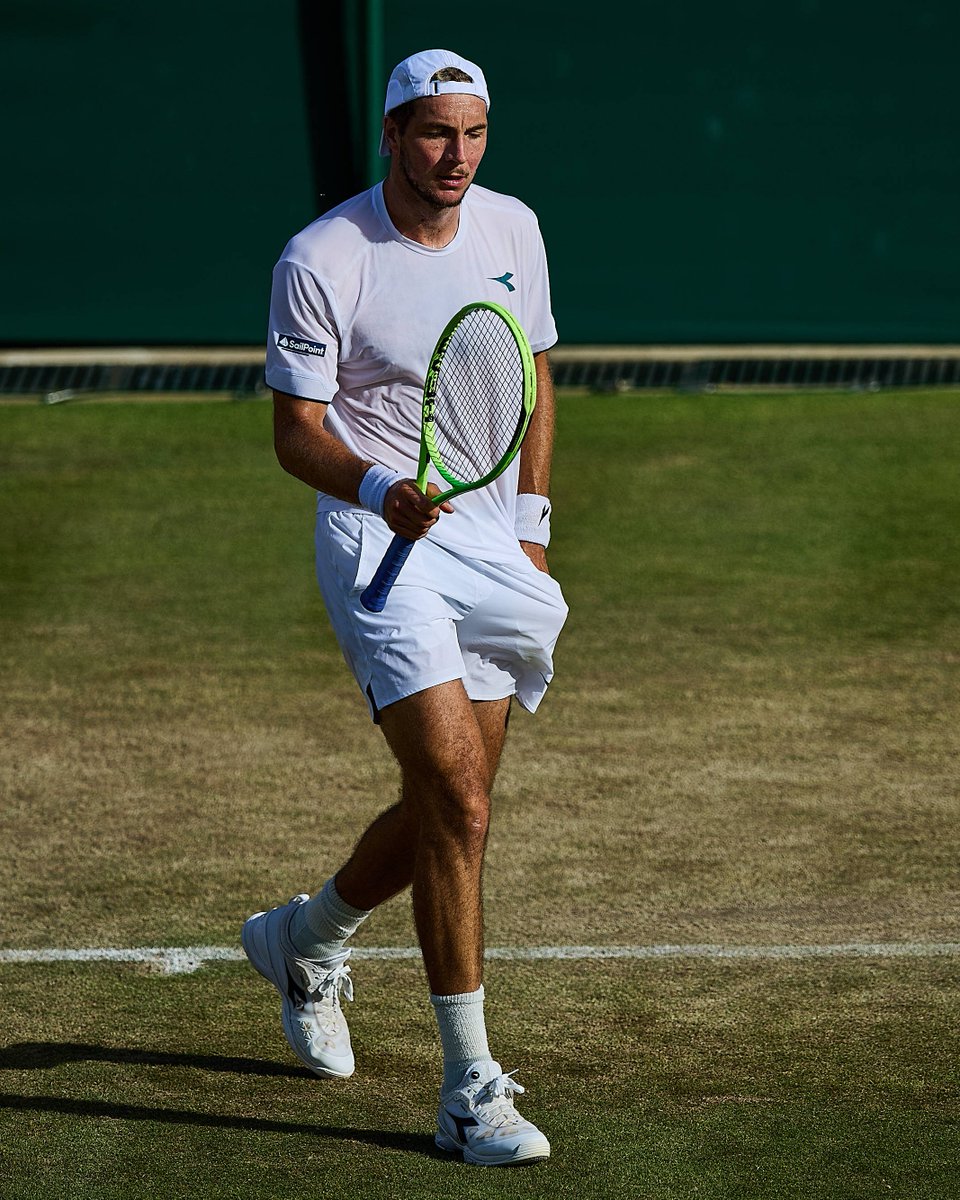 BVB's tweet photo. 😍 Wimbeldon-Viertelfinale! Was für ein Erfolg für BVB-Fan Jan-Lennard Struff – wir senden schwarzgelbe Gratulation! 🎾 https://t.co/3G9exqoOlx