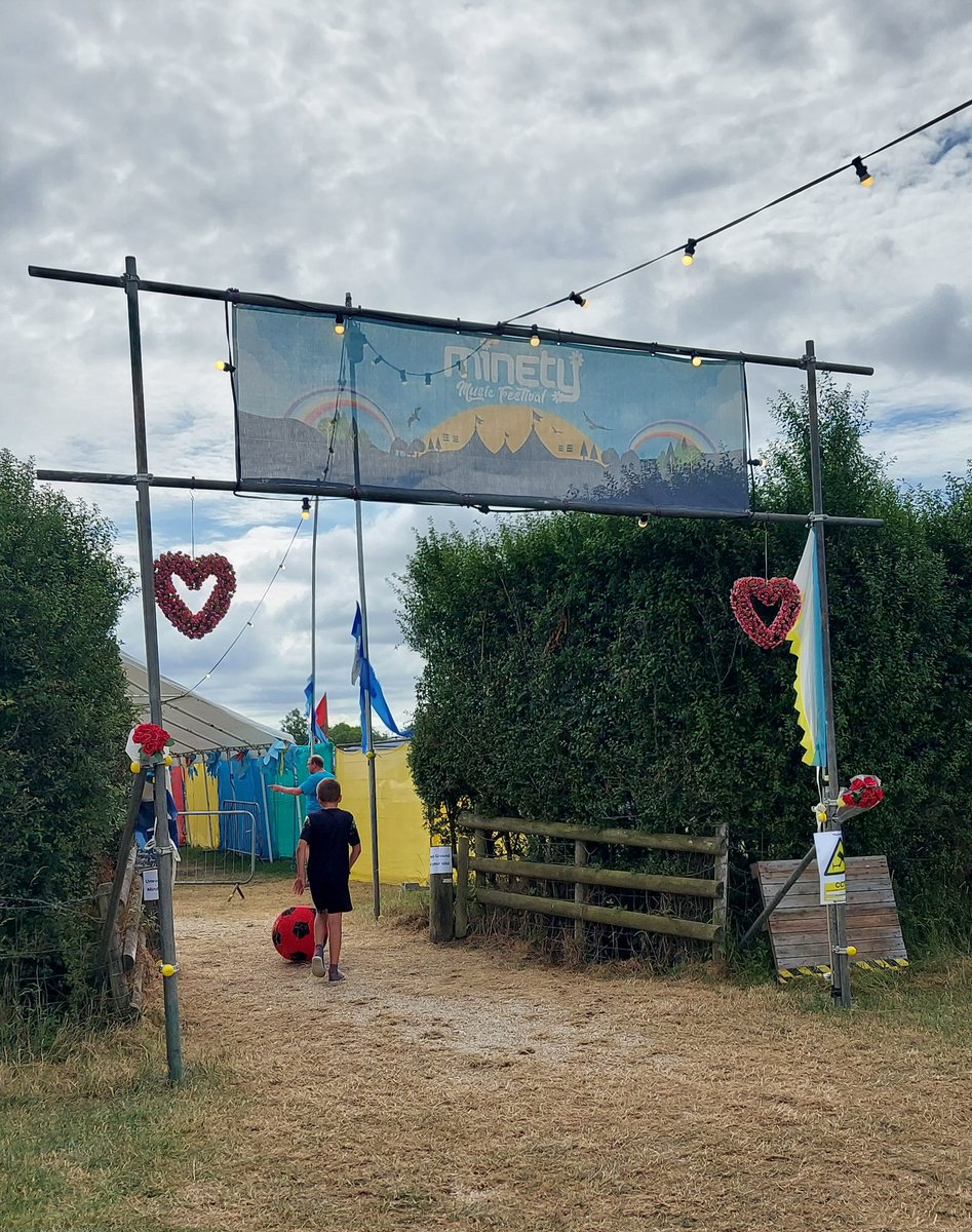 Sha2210's tweet photo. Fab weekend at Minety Music Festival #LiveMusic #Sunshine #Camping https://t.co/LsPAuHt4yv