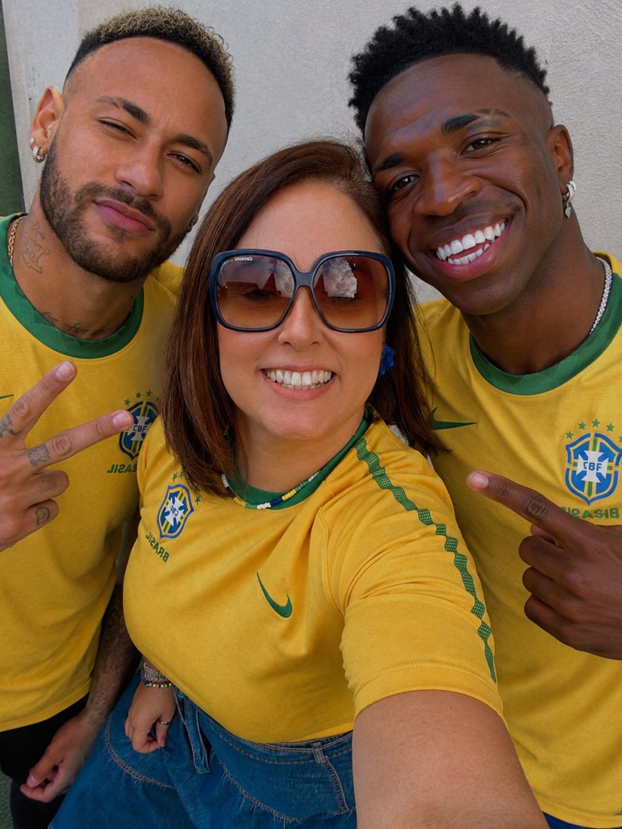 ptbasantos's tweet photo. Hoje a torcida será especial ahahahahaha #Neymar #ViniJúnior https://t.co/O34mD8x73m