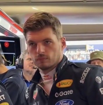 versamourz's tweet photo. he looked so hot when he was trying to explode the redbull garage with his mind https://t.co/B8hE0Uj9ak