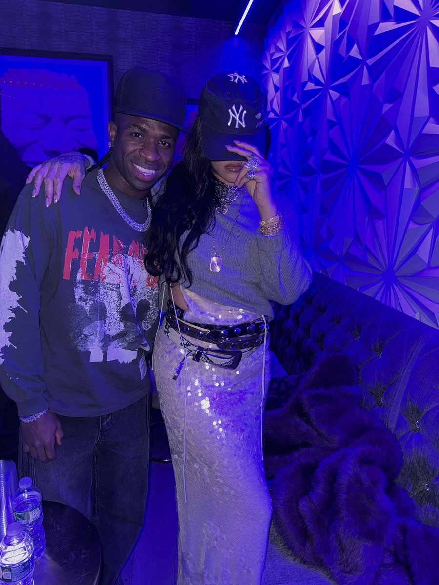 rnavybrasil's tweet photo. Rihanna x Vinny Jr 🇧🇷🇧🇷🇧🇷 https://t.co/EmLKG3981F