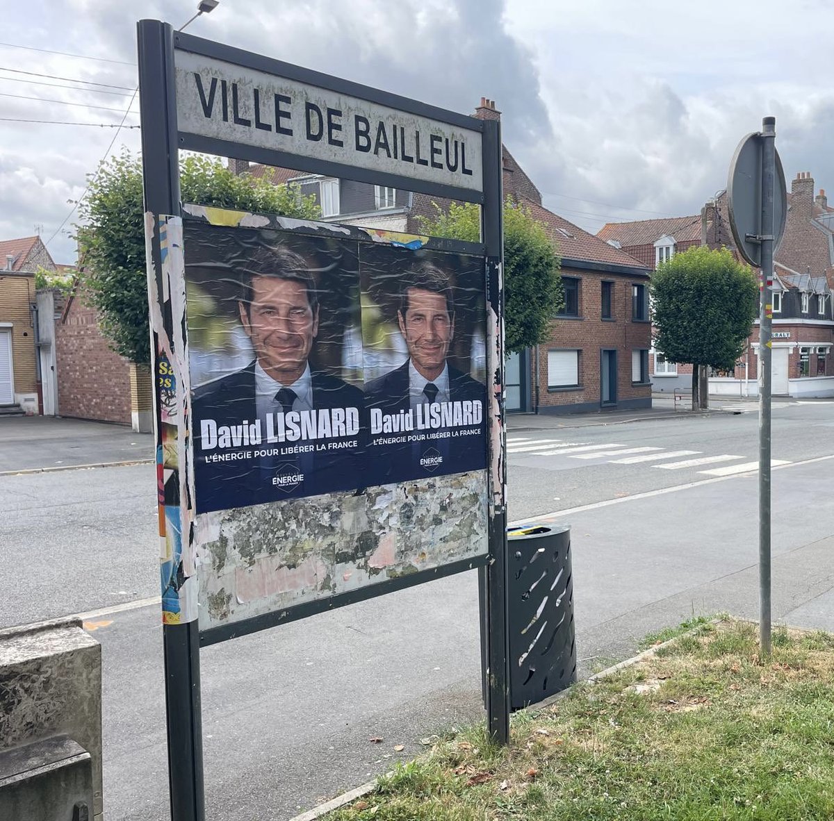 Nouv_Energie59's tweet photo. 📣 David Lisnard s’empare du Nord 

Ce week end, grâce à nos militants, les panneaux d’affichages libres du nord  arborent désormais le visage de @davidlisnard 🚀
👉La Pévèle, Bailleul, Armentieres, le Valenciennois mais aussi la région Lilloise (et on continue cette semaine💪) https://t.co/4olRZEk1Es
