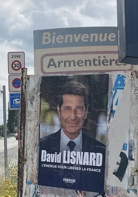 Nouv_Energie59's tweet photo. 📣 David Lisnard s’empare du Nord 

Ce week end, grâce à nos militants, les panneaux d’affichages libres du nord  arborent désormais le visage de @davidlisnard 🚀
👉La Pévèle, Bailleul, Armentieres, le Valenciennois mais aussi la région Lilloise (et on continue cette semaine💪) https://t.co/4olRZEk1Es