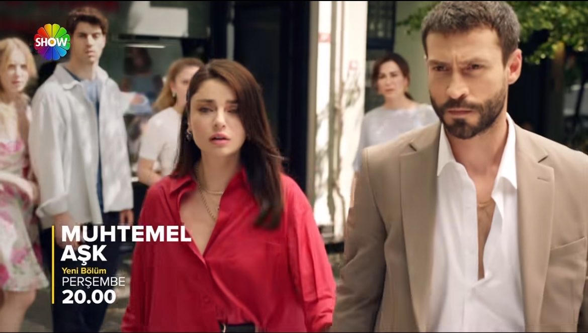 Kendibiri6's tweet photo. Anneeeeee 
ben yine aşık oldum 
#MuhtemelAşk #defkad https://t.co/33q6tkqPDl