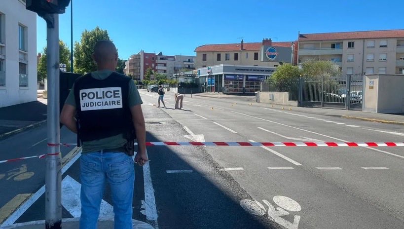 Proudofthisland's tweet photo. 🚨 “Clermont-Ferrand Bleeding: Sudanese Migrant Goes on Knife Rampage”

A 35-year-old man from Darfur, Sudan just stabbed THREE innocent people in broad daylight… then charged straight at the police.

Cops had no choice but to shoot him. 

Three victims rushed to hospital in serious condition.

This isn’t “an isolated incident.” This is what happens when you keep importing violence from the world’s worst conflict zones.

France is turning into a war zone - one migrant knife attack at a time.

How many more French families have to suffer before we finally say ENOUGH? 

Close the borders. Deport the dangers. 

Remigration or ruin.

Share if you’re sick of this. 🇫🇷

#ClermontFerrand #KnifeAttack #MigrantCrime #StopTheMadness #FranceDeservesBetter
