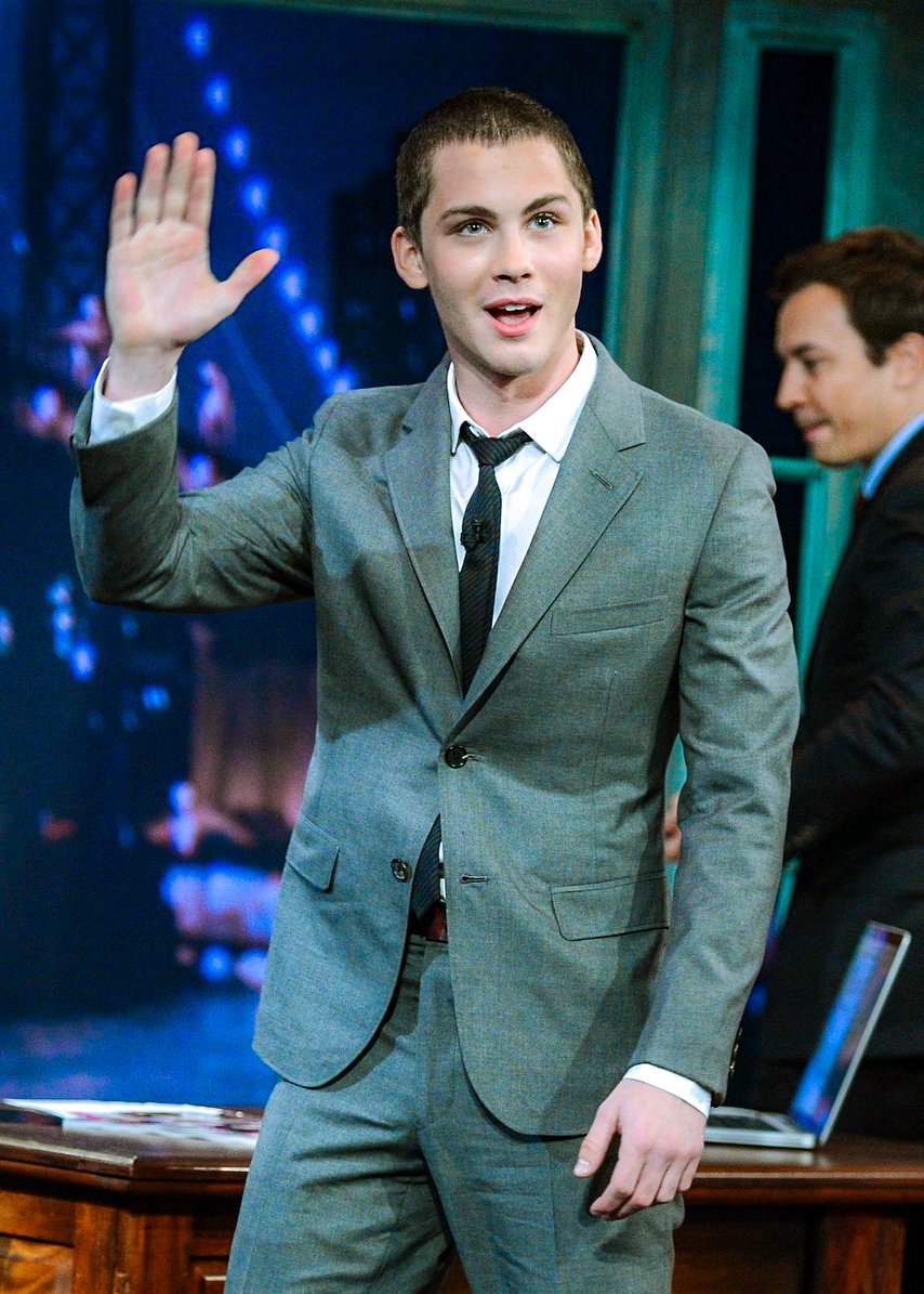 LoganLermanedit's tweet photo. Logan Lerman on Late Night with Jimmy Fallon on October 3 2012 #loganlerman https://t.co/28mPLNaCoG