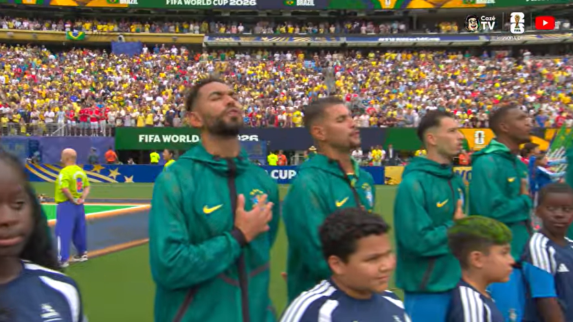 liberta___depre's tweet photo. O hino mais bonito do MUNDO! 🇧🇷

📷CazeTV https://t.co/Qs03GP0KHn