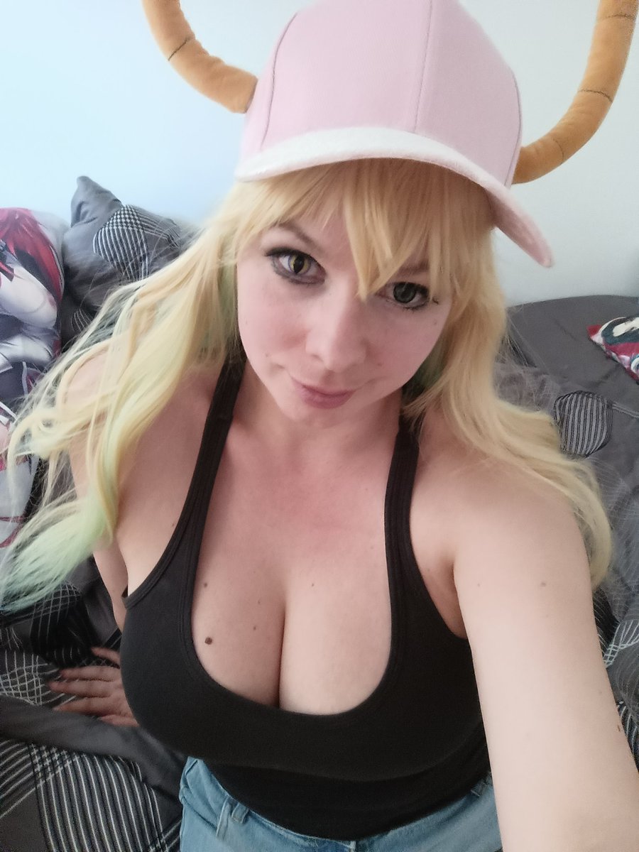 Parbeia's tweet photo. 🐉💜 Lucoa vibes.

A little playful, a little teasing... and always smiling. ✨

Hope you enjoy these shots as much as I do. 💕🫶

#kobayashisdragonmaid #Ecchi #Lucoa #AnimeCosplay #CosplayGirl https://t.co/ssd7OvlEW7