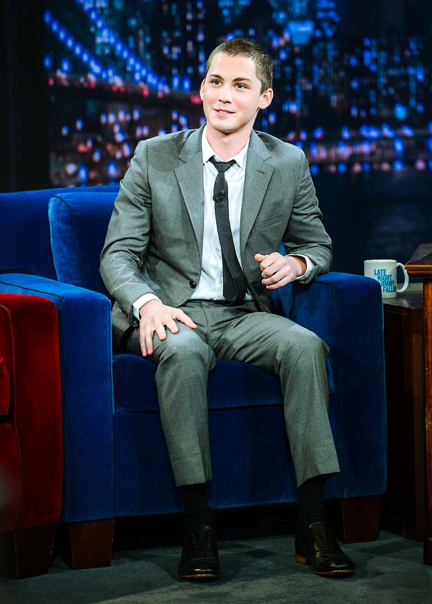 LoganLermanedit's tweet photo. Logan Lerman on Late Night with Jimmy Fallon on October 3 2012 #loganlerman https://t.co/7VyFqoI94j