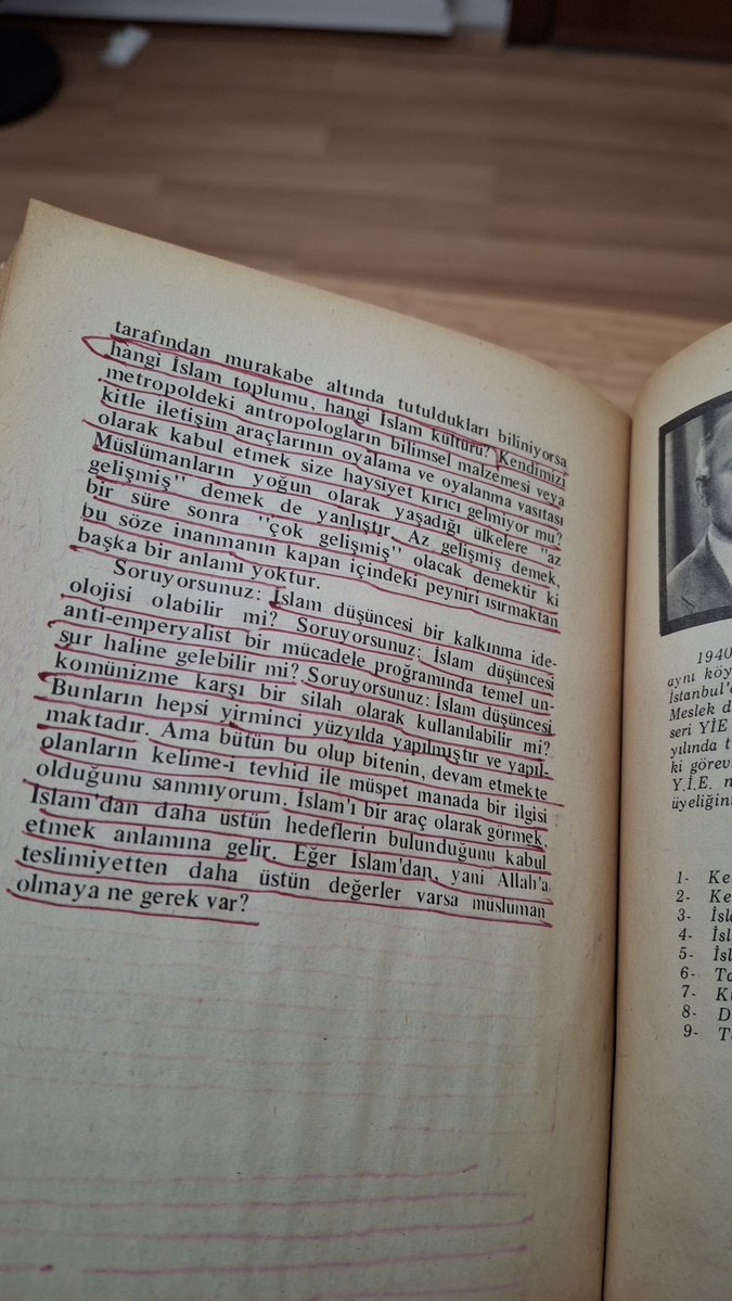 huseynselcukk's tweet photo. İsmet Özel'in 1980 yılında yayımlanan "İnanmış Aydının Problemleri" başlıklı bir kitap için verdiği röportaj tam bu ifadelerini tamamlar nitelikte:

"Soruyorsunuz: İslam düsüncesi bir kalkınma ideolojisi olabilir mi? Soruyorsunuz; İslam düşüncesi anti-emperyalist bir mücadele programında temel unsur haline gelebilir mi? 
Soruyorsunuz: İslam düsüncesi komünizme karşı bir silah olarak kullanabilir mi? 
Bunların hepsi yirminci yüzyılda yapılmıştır ve yapılmaktadır. Ama bütün bu olup bitenin, devam etmekte olanların kelime-i tevhid ile müspet manada bir ilgisi olduğunu sanmıyorum. İslam'ı bir araç olarak görmek İslam'dan daha üstün hedeflerin bulunduğunu kabul etmek anlamına gelir. Eğer İslam'dan, yani Allah'a teslimiyetten daha üstün değerler varsa Müslüman olmaya ne gerek var?"