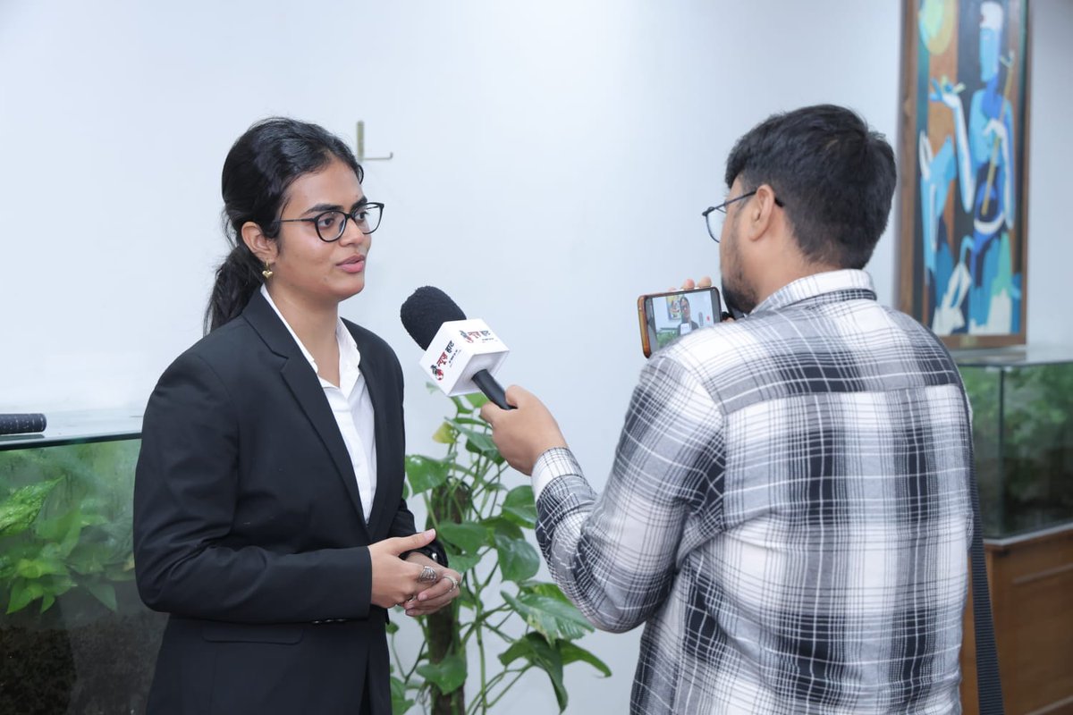 SmartEye_'s tweet photo. Proud to showcase #PathPal by @SmartEye_  at #IndiaInnovatesDelhi2 and present our vision for accessible, inclusive technology. Honored to share our work with Delhi's leadership and policymakers as we continue building AI-powered solutions for the visually impaired. @gupta_rekha https://t.co/GT0STfJ3zR