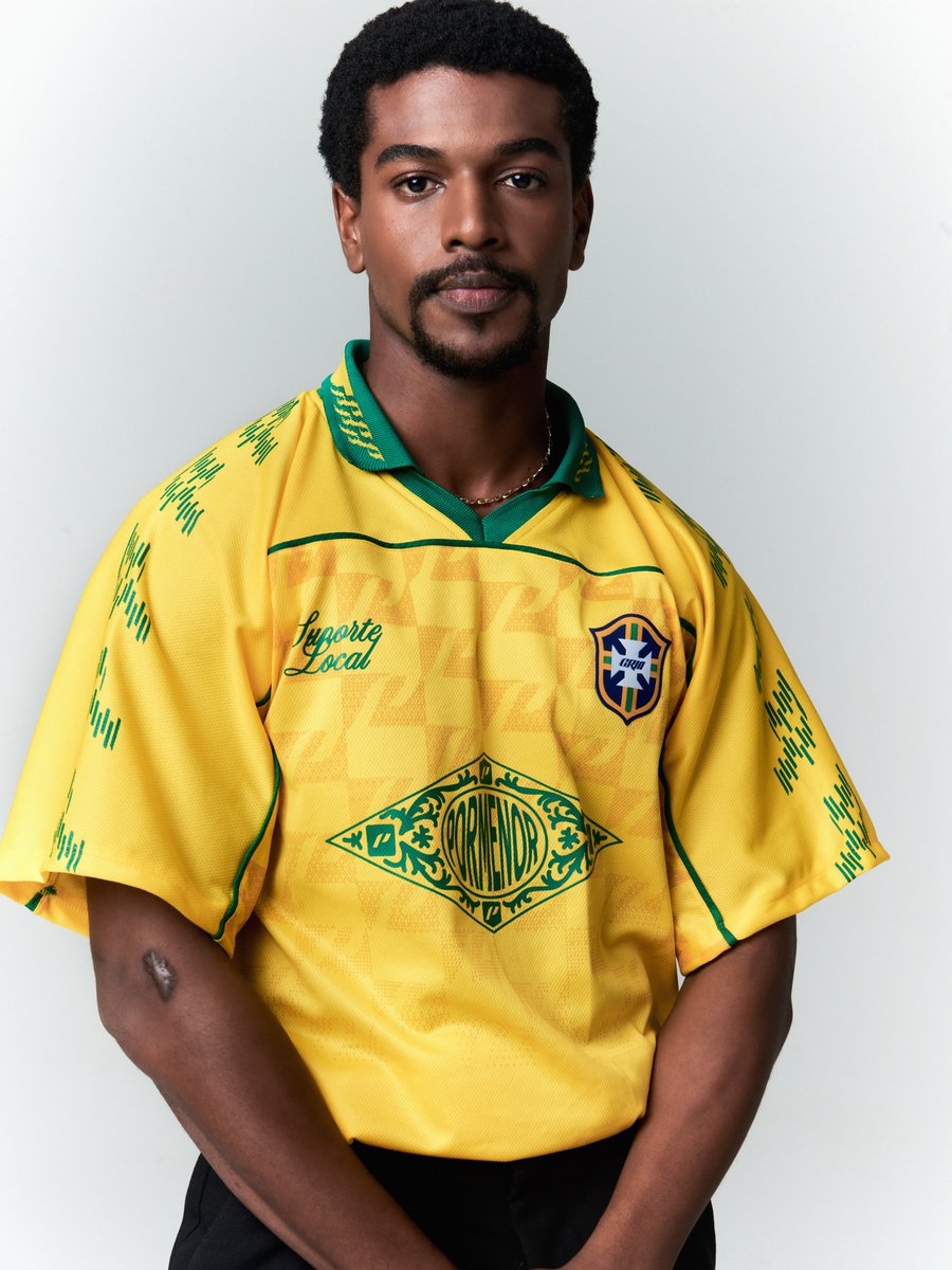 afrofuxico's tweet photo. Ronald Sotto prontíssimo para o jogo do Brasil na Copa do Mundo. ⚽️ https://t.co/8kOoHfoRyV