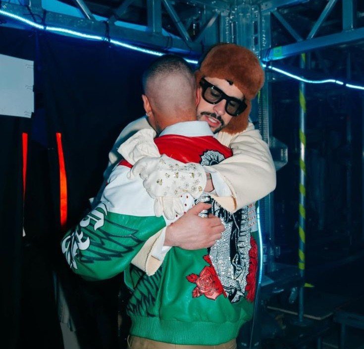 BBPRTV's tweet photo. Canciones que interpretó J Balvin hoy en el concierto de Bad Bunny en Paris, Francia:

COMO UN BEBÉ (Exclusiva)
QUÉ PRETENDES
LA CANCIÓN 
Mi Gente 
Loco Contigo https://t.co/VKJtEOTQcb