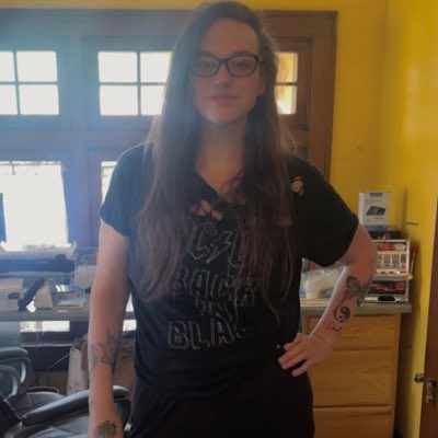 SweetSarah5384's tweet photo. #NewProfilePic https://t.co/L0iKlz8awj