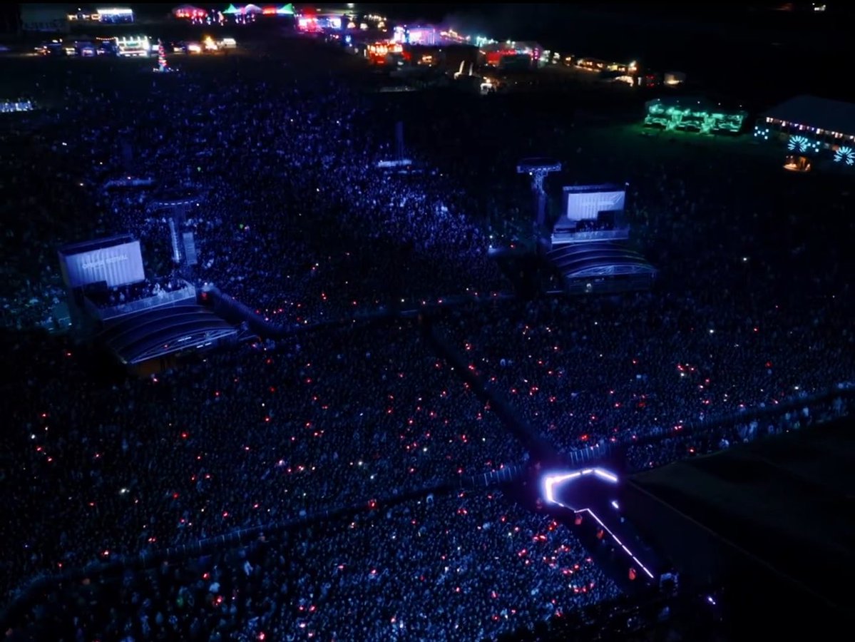 mikasamybae1's tweet photo. the crowd omfg jennie I’m super proud of you many more to come 🥹 https://t.co/2ekRHSmzUY