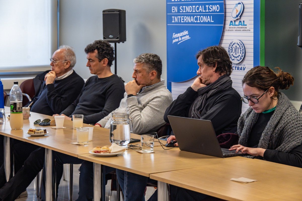 rodoaguiar's tweet photo. AHORA!!
ATE SE REUNIÓ CON EMPRESARIOS PYME PARA DEFINIR UN PLAN DE LUCHA CONTRA EL INDUSTRICIDIO DEL GOBIERNO!!

NO VAMOS A FRENAR EL AJUSTE SI LAS PELEAS LAS DAMOS POR SEPARADO!!

Se trata de una reunión muy importante para ARTICULAR entre nuestros sectores Y UNIFICAR MEDIDAS DE FUERZA junto con los EMPRESARIOS de verdad. Esos que no son agentes del PODER ECONÓMICO CONCENTRADO, con los que se levantan a las seis de la mañana y TRABAJAN TODO EL DÍA para SOSTENER a sus empresas.
Por eso, definimos una ACTUACIÓN CONJUNTA en distintos planos, en la ACCIÓN GREMIAL, como en el plano JUDICIAL y PARLAMENTARIO, para ponerle fin al DESGUACE DEL ESTADO, al CIERRE de empresas y la PÉRDIDA de puestos de trabajo en el sector PÚBLICO y PRIVADO.