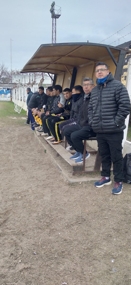 PrensaMatienzo's tweet photo. Final del Partido en El Coliseo

El Pitogüe empató 0a0 ante Cañonazo y se aseguró el 1 de la zona .

A esperar rival para los 4tos de Final 

Vamos Matienzo 💛🖤💛 https://t.co/hKo6tyi41y