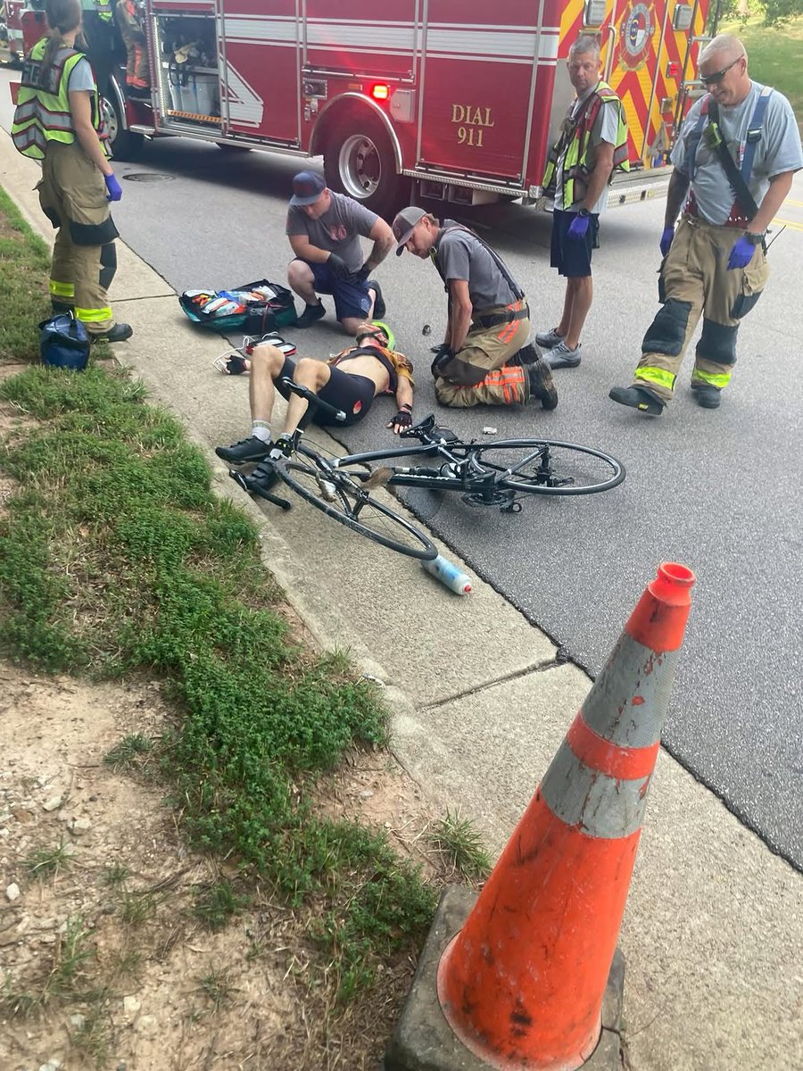 LASHYBILLS's tweet photo. Zoom in to see what caused the accident😭 https://t.co/YnkjBoBSAF