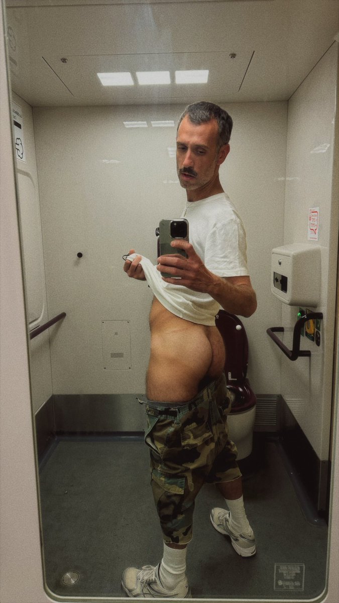 MrJulien_M's tweet photo. Selfie chiotte ! https://t.co/8MvjFfAB6Q