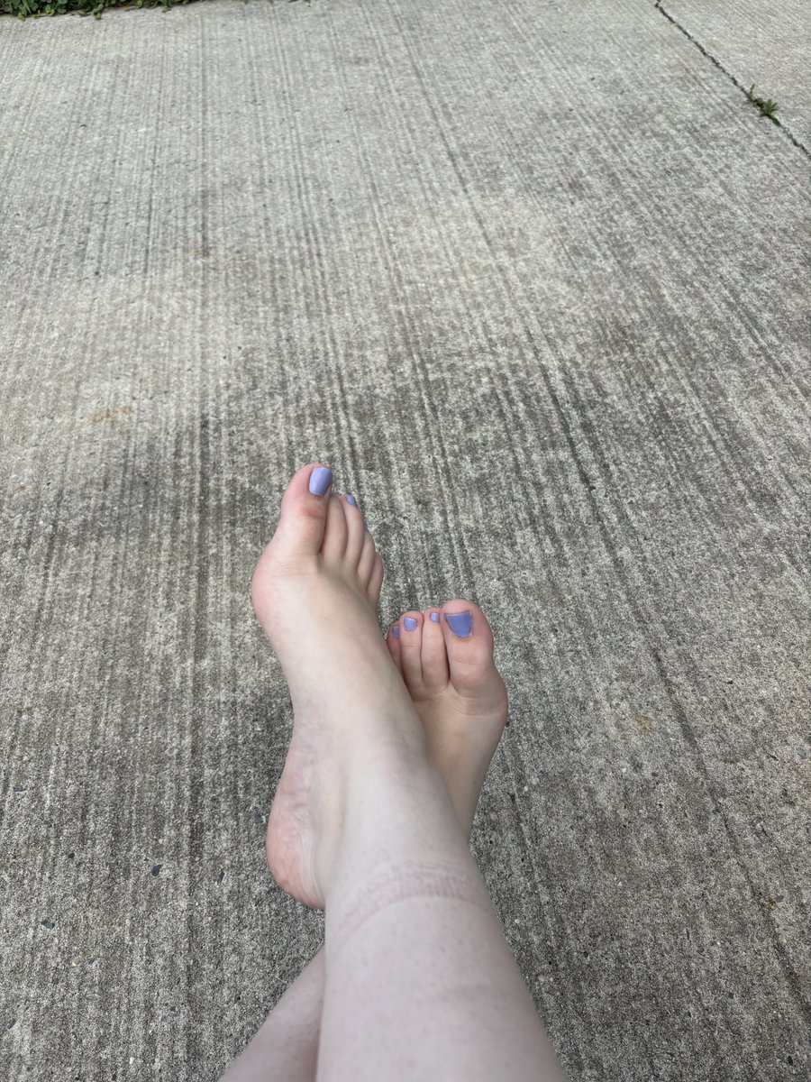 Feetderrella's tweet photo. https://t.co/DTmyDapbC2
