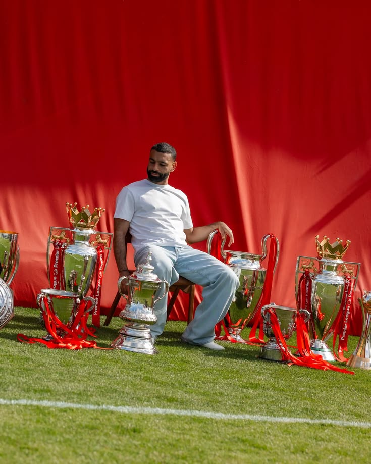 Saladinmosalah's tweet photo. Liverpool's greatest ever player 🇪🇬👑 https://t.co/XbQg4HQQgU
