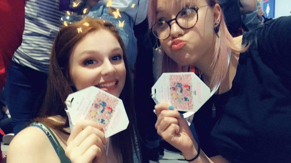 junggukverse's tweet photo. i hope everyone has the most amazing time at the concert tomorrow and Tuesday !! 🥹🥹🥹

I went to Wembley back In 2019 and it was the most incredible experience. I’m gutted I’m not going again but I will see them again one day…just not this time 🥹🤝🏻 

be the best London 💜💜💜 https://t.co/LU97lBM42I